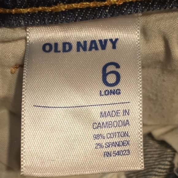 Old Navy Sweetheart Flare Leg Jeans - Picture 2 of 8